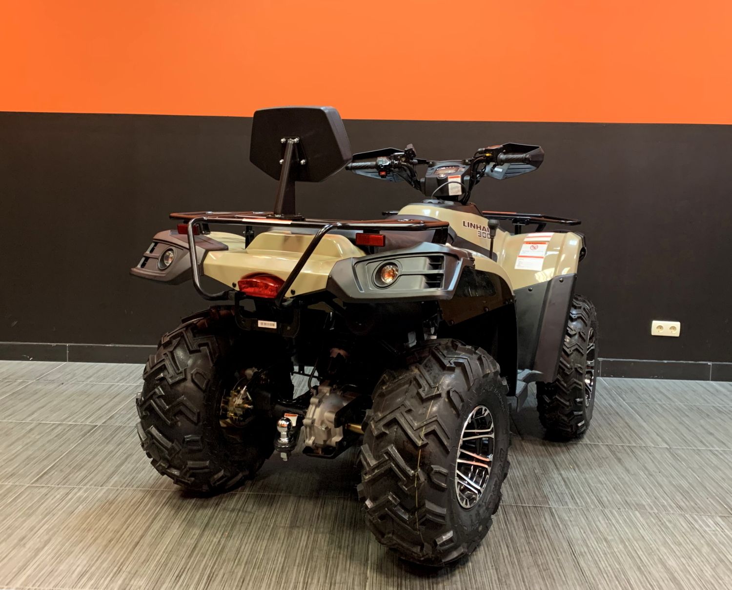 Квадроцикл Linhai-Yamaha D300 с ПСМ (Песочный)
