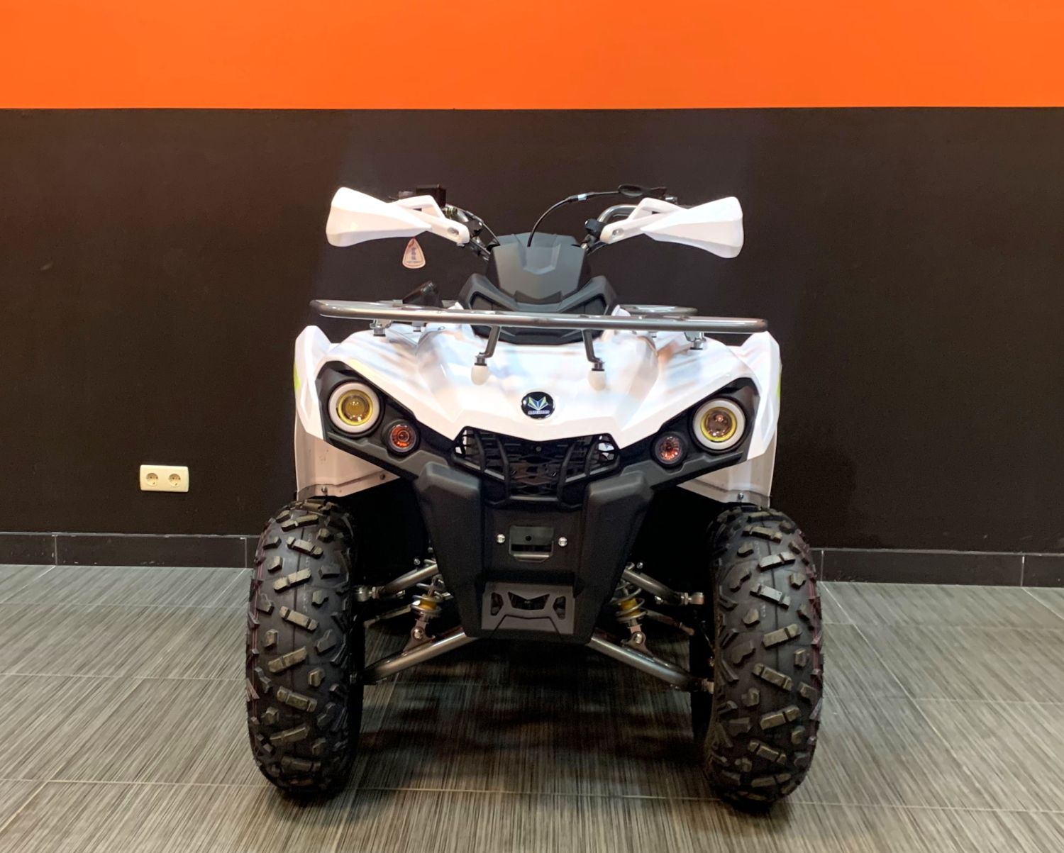 Квадроцикл Mikilon Hammer 200L (Белый)