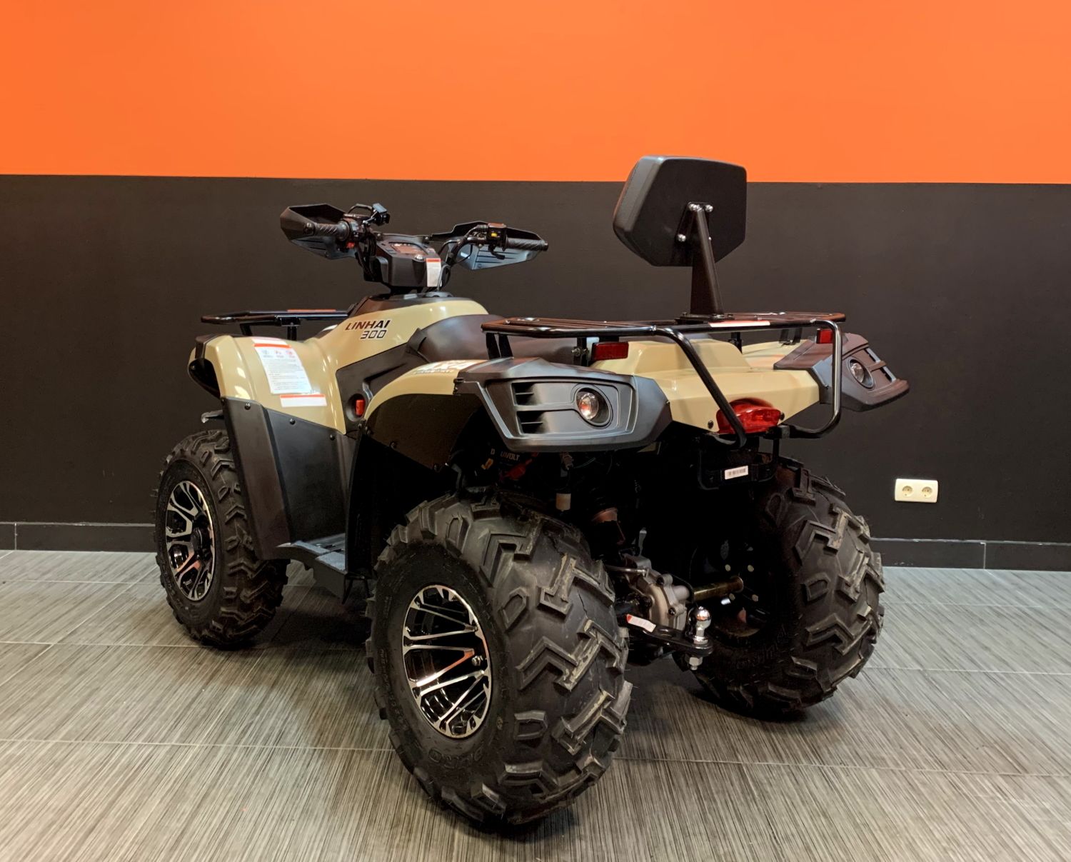 Квадроцикл Linhai-Yamaha D300 с ПСМ (Песочный)